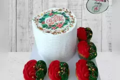 Christmas-themed-bento-cake-with-cupcakes