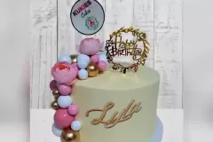 freshly-baked-cakes-in-cape-town